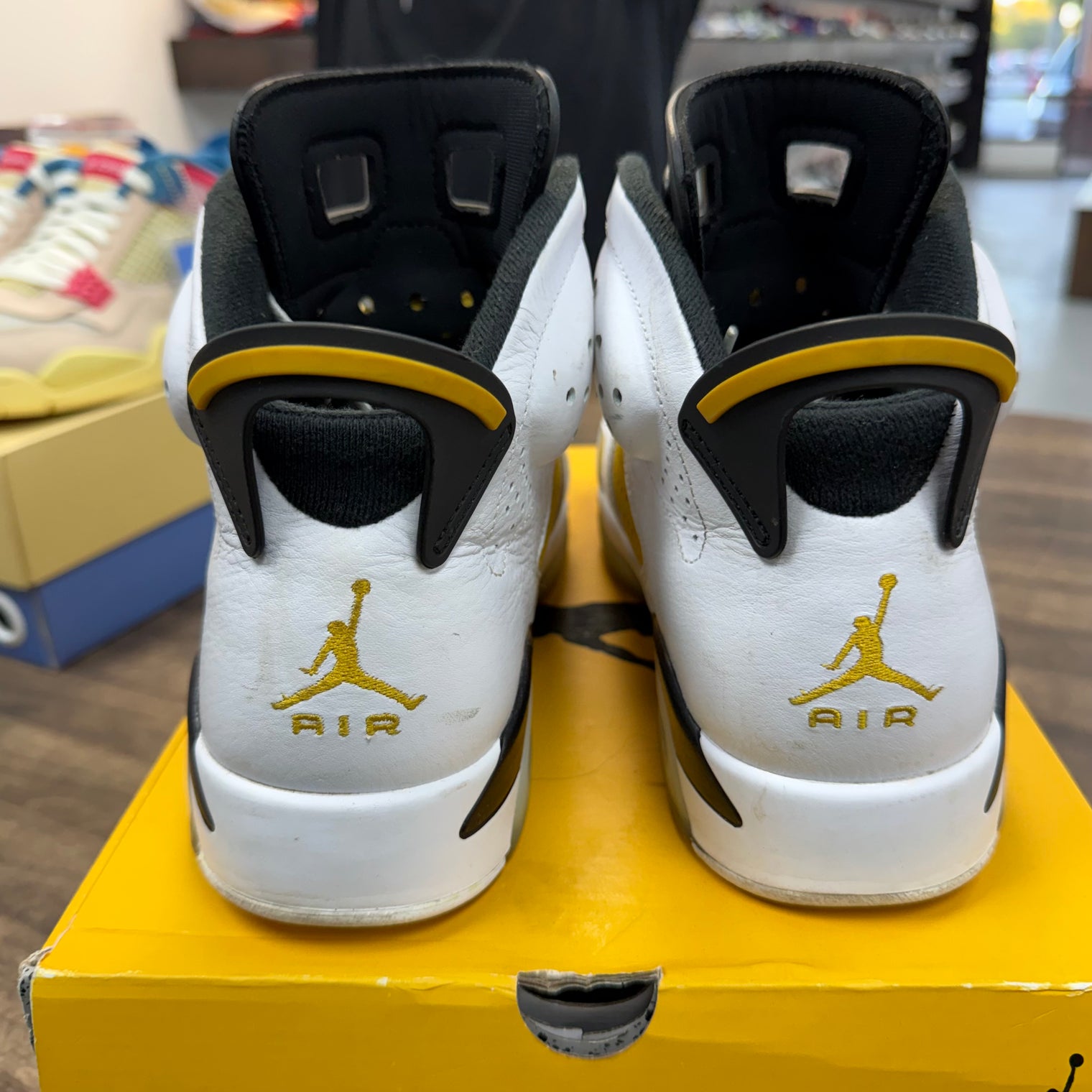 Yellow Ochre Jordan 6 (USED)