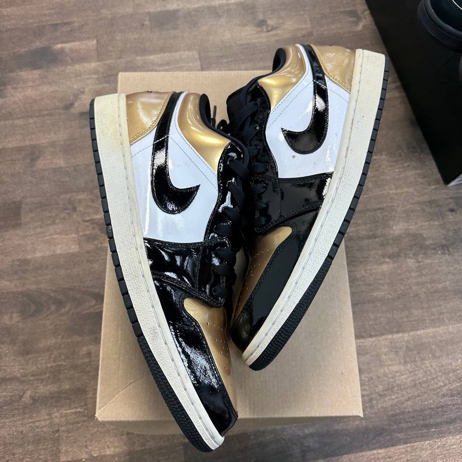Gold Toe Jordan 1 Low (USED, No Box)