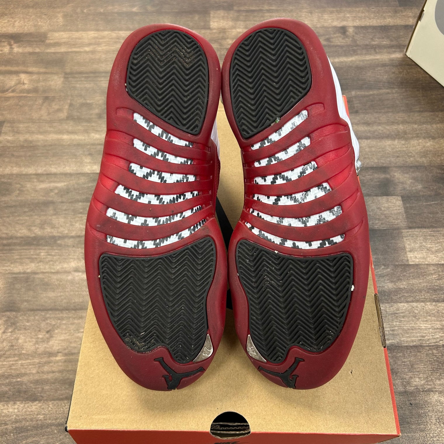 Cherry Jordan 12 Retro (USED)