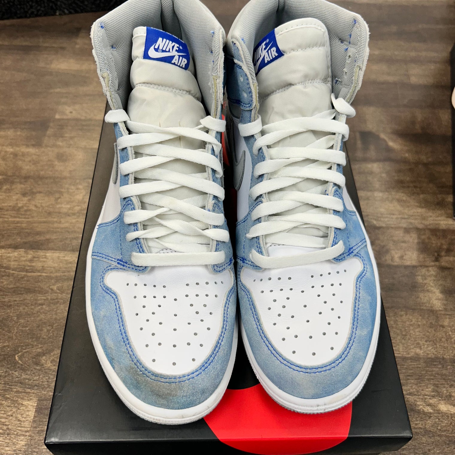 Hyper Royal Jordan 1 High (USED)