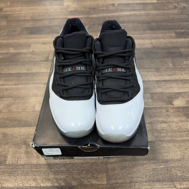 Tuxedo Jordan 11 Retro Low (USED)