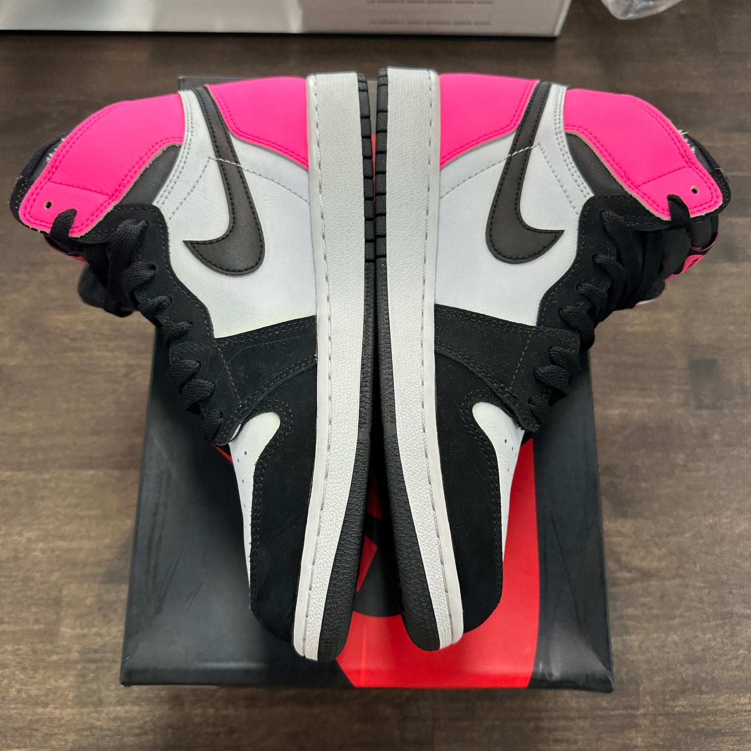 (GS) Valentine's Day Jordan 1 Mid (2017) (USED)