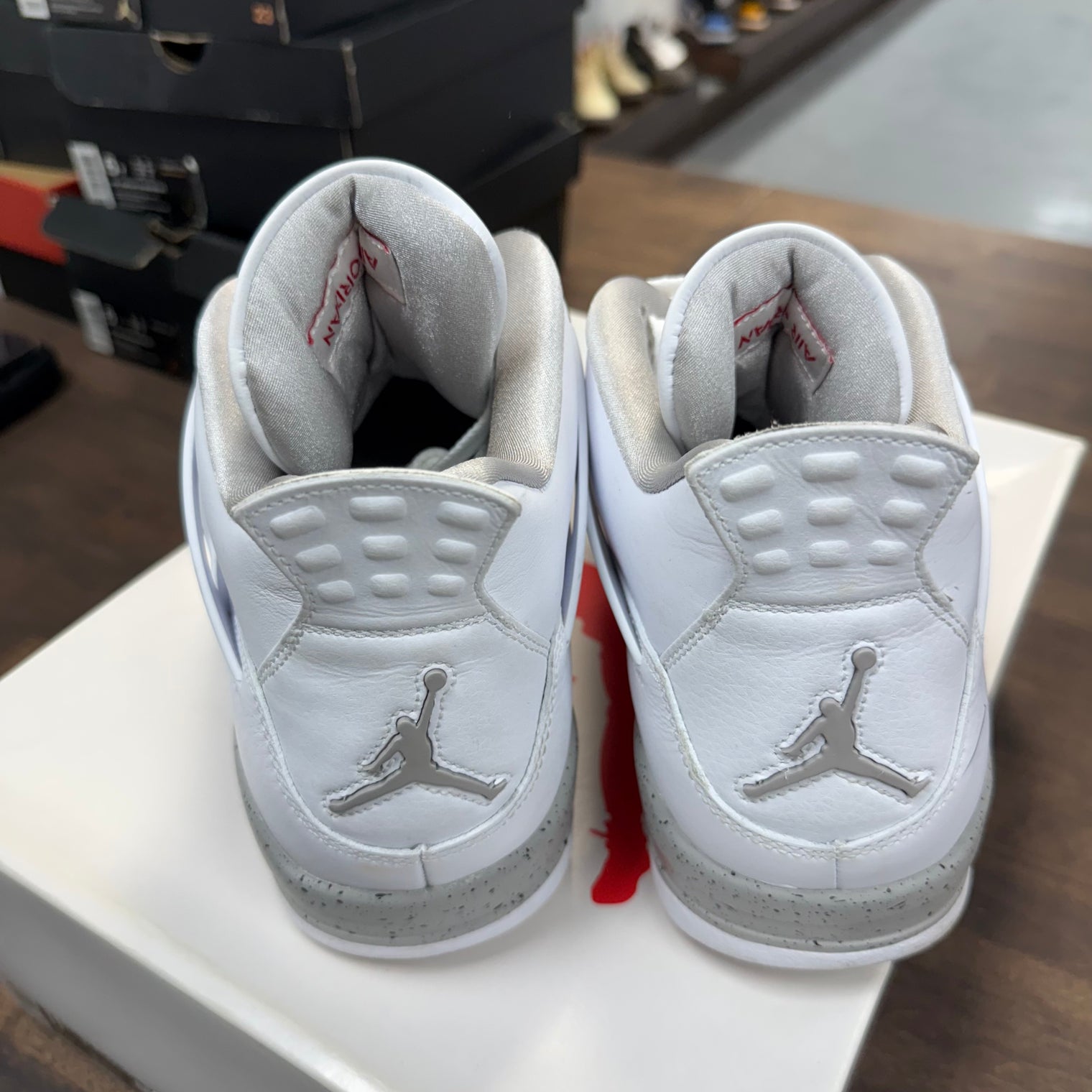 White Oreo Jordan 4 (USED)