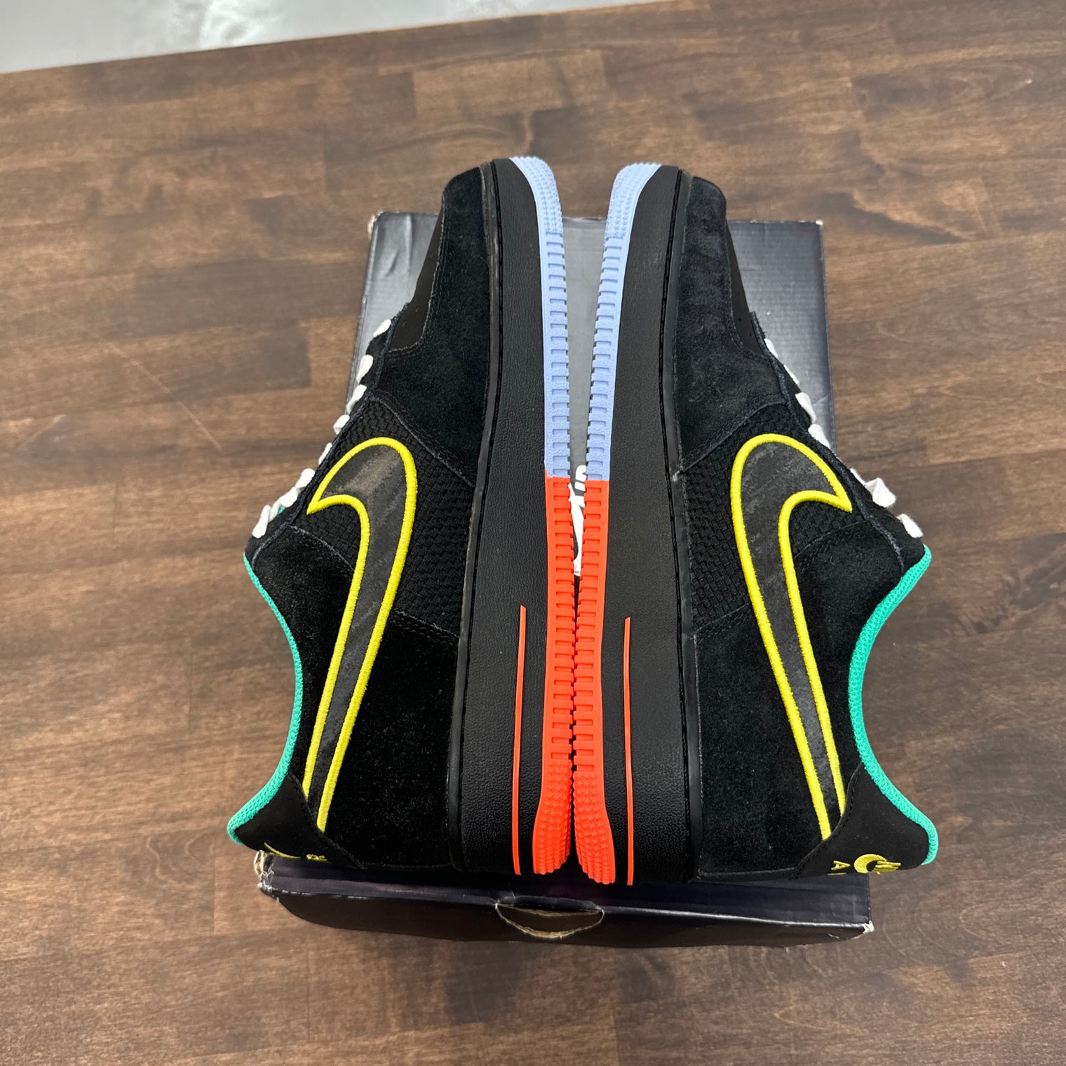 Nike Air Force 1 '07 LV8 Peace and Unity (USED)