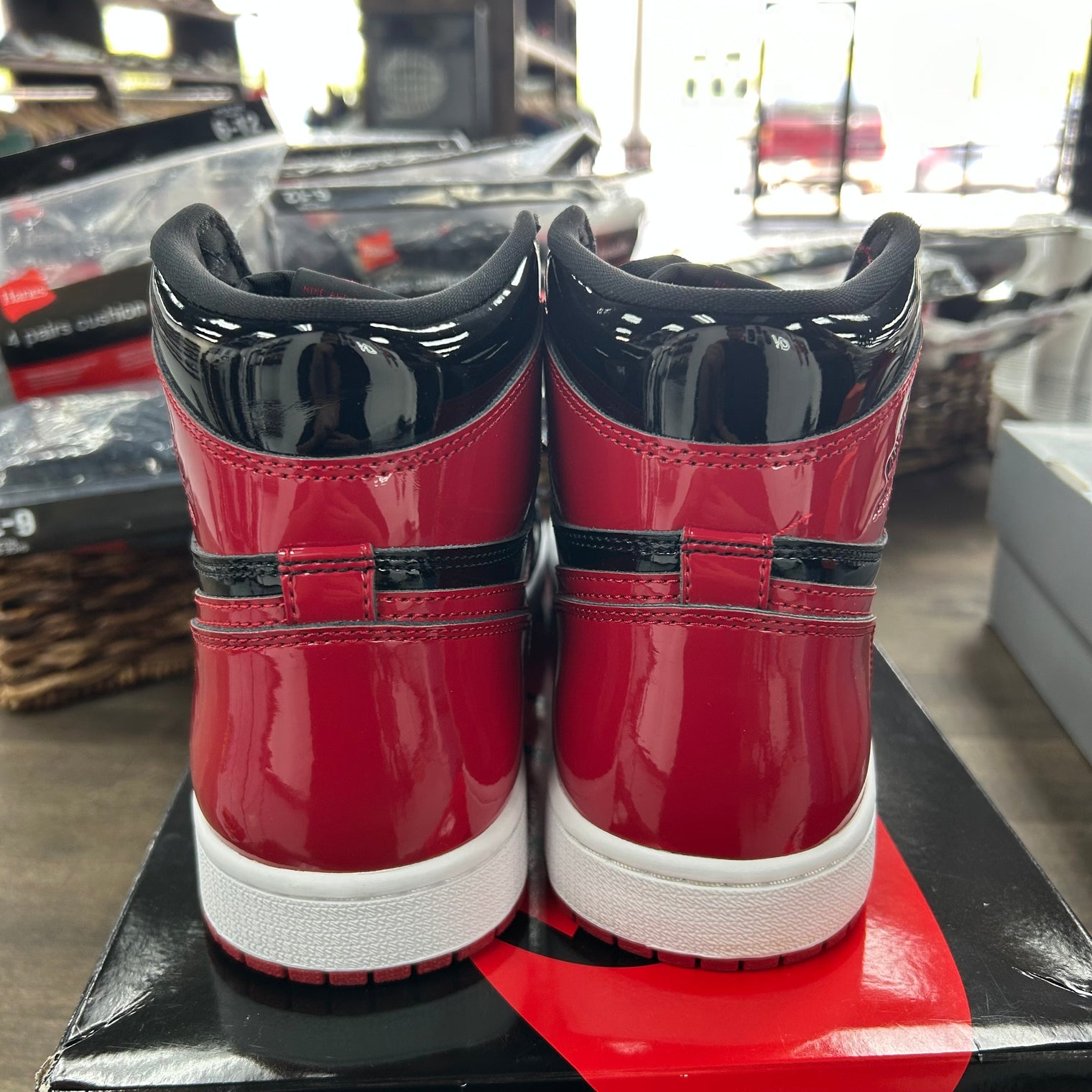 Patent Bred Jordan 1 High (Lightly Worn)