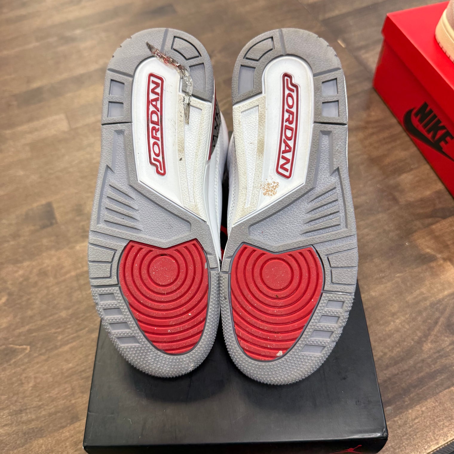 (GS) Fire Red Jordan 3 (USED)