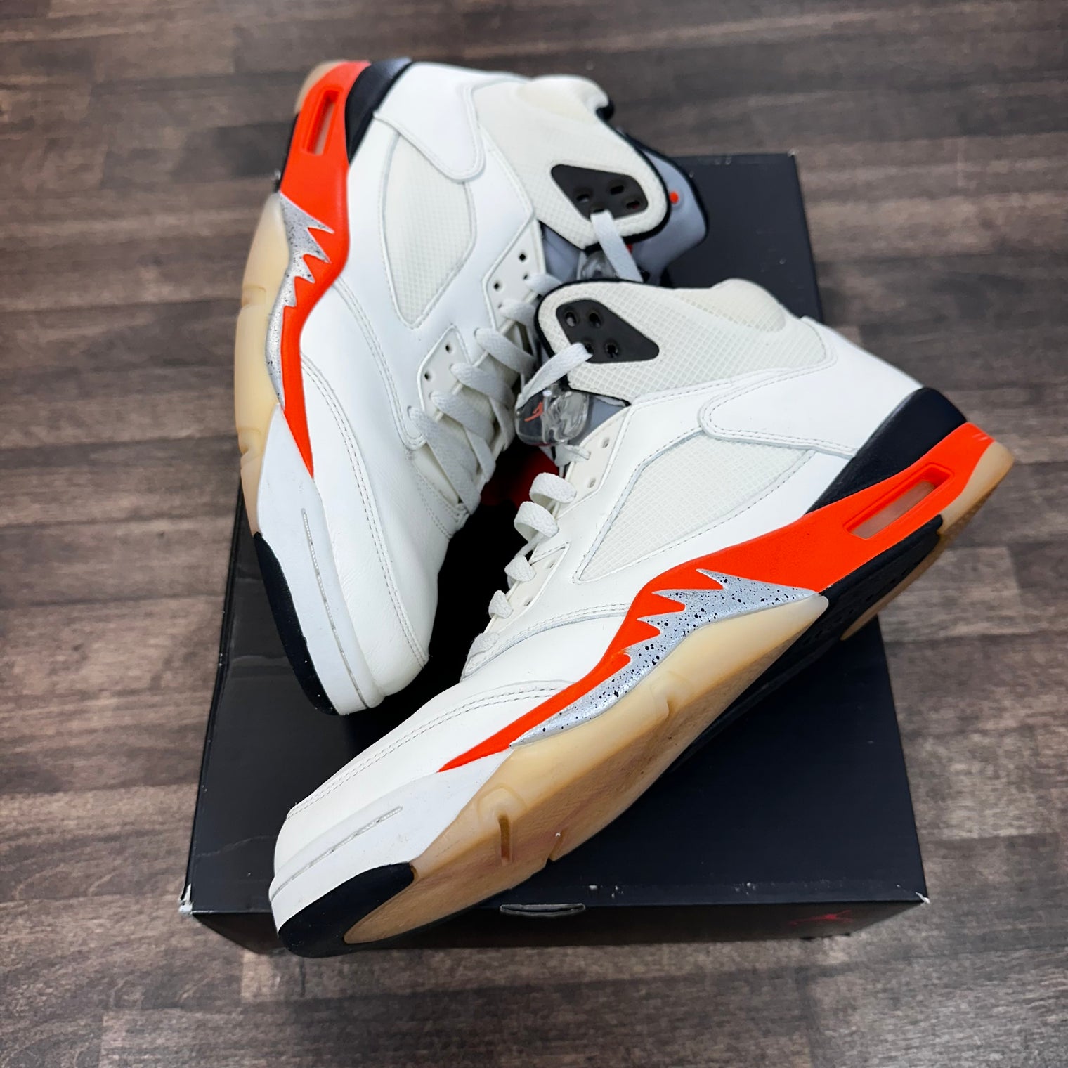 Shattered Backboard Jordan 5 (USED)