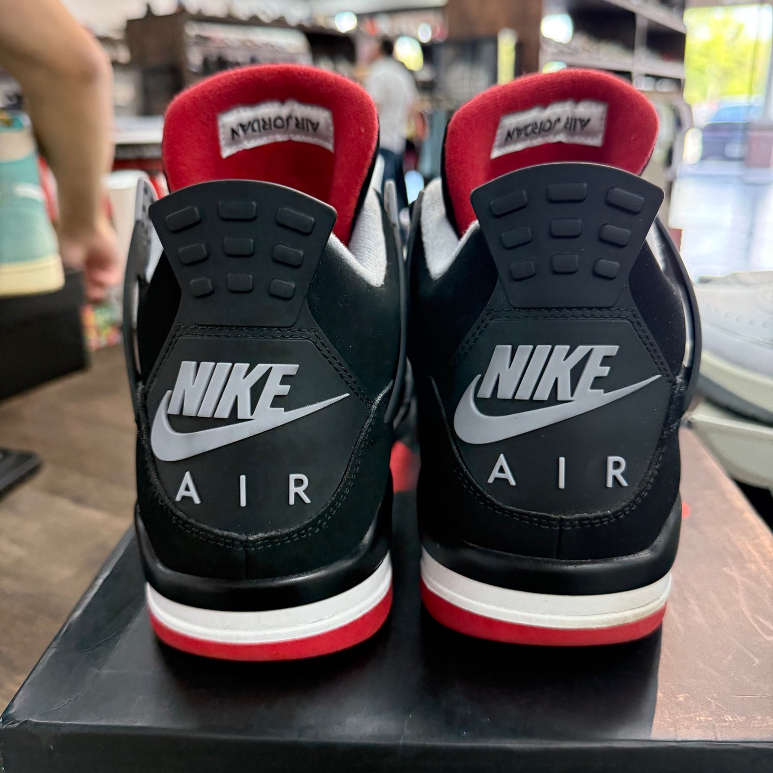 Bred Jordan 4 (2019) (USED)