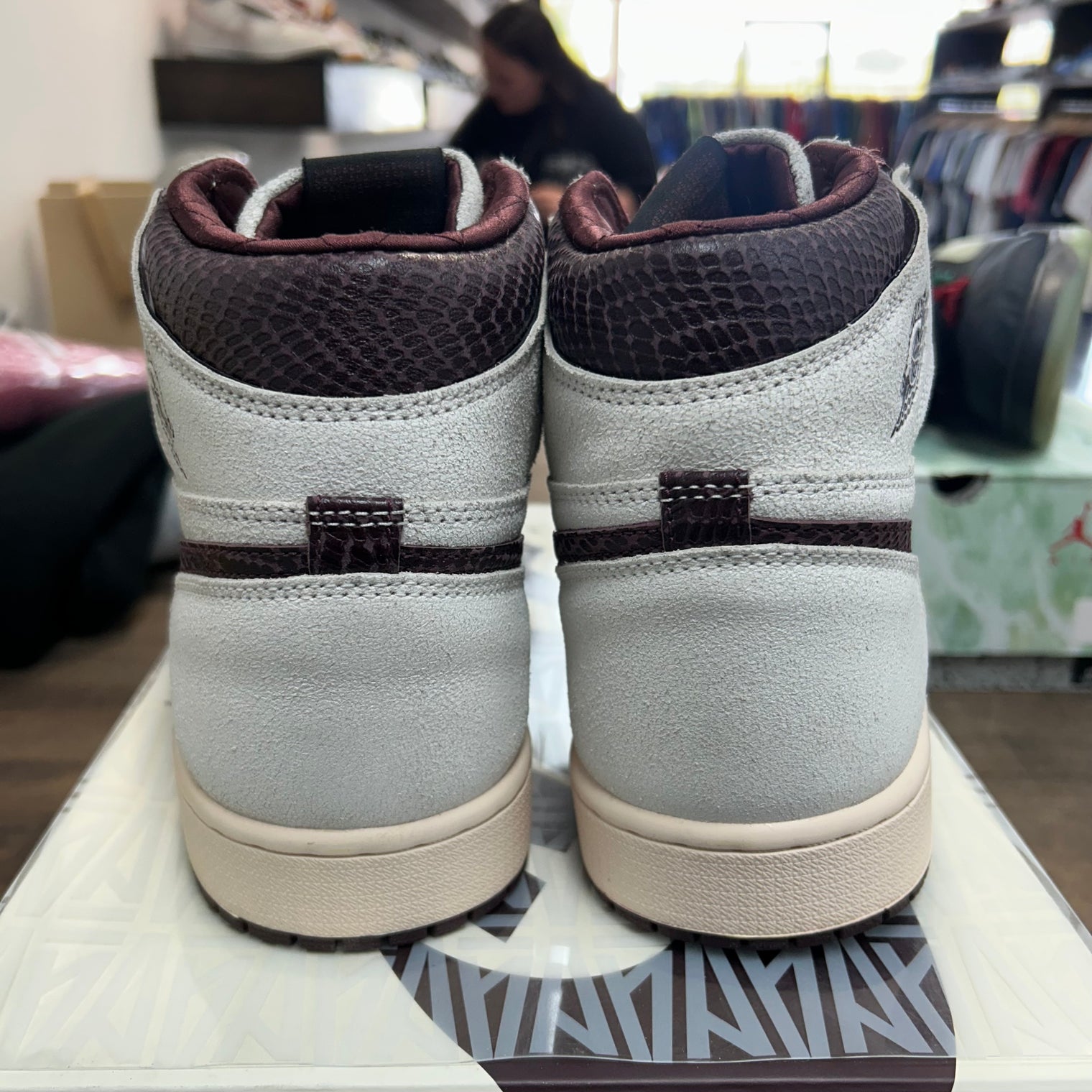 A Ma Maniere Jordan 1 High (USED)
