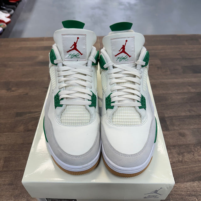 Pine Green SB Jordan 4 (USED)