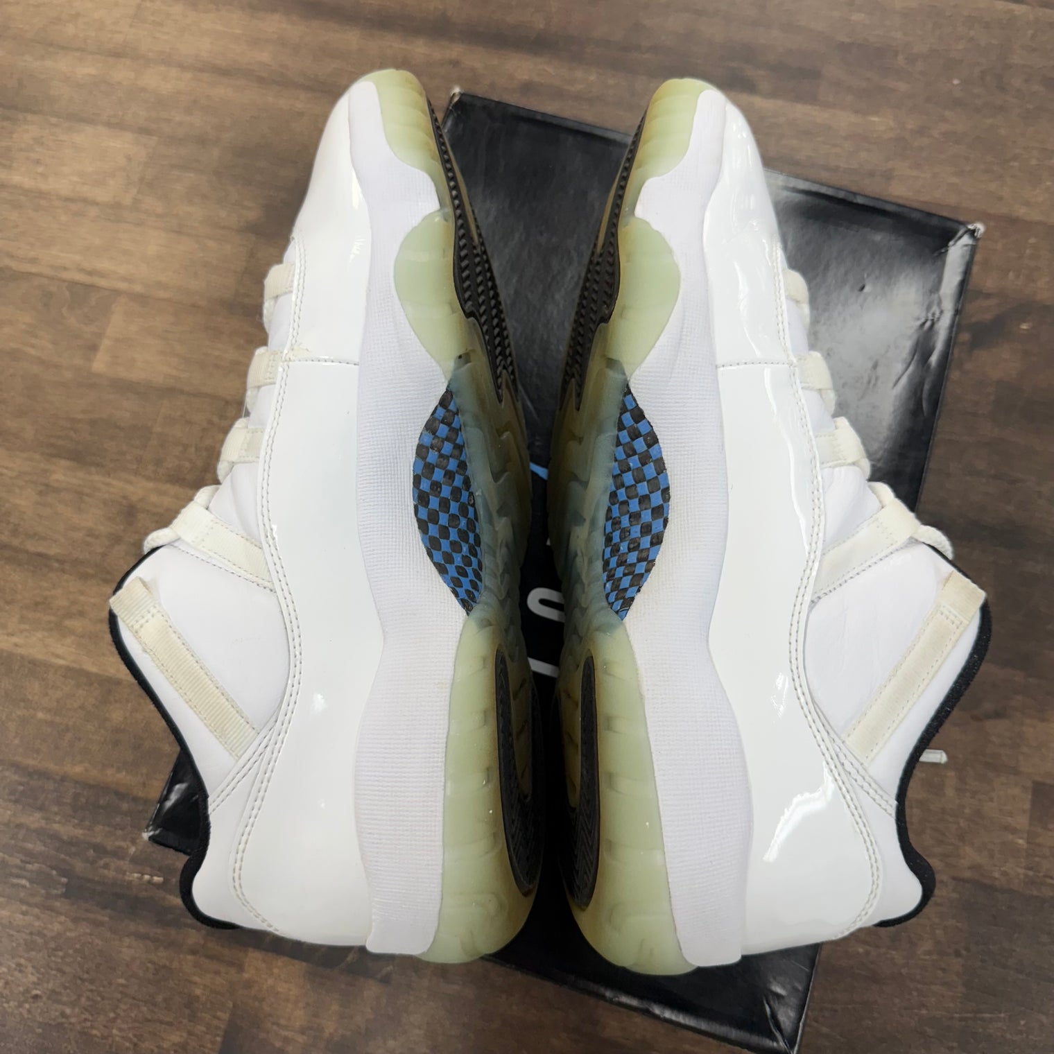 Legend Blue Jordan 11 Low (USED)