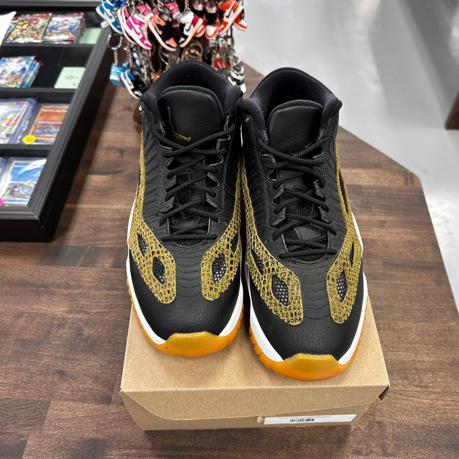 Militia Green Jordan 11 Low IE (USED, No Box)