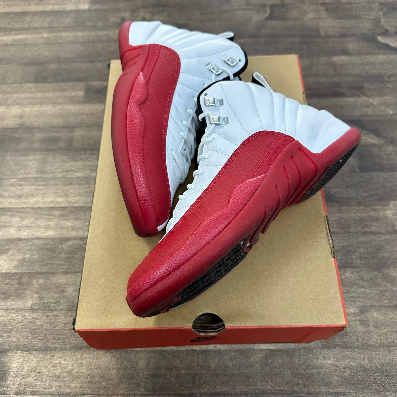 Cherry Jordan 12 Retro (USED)