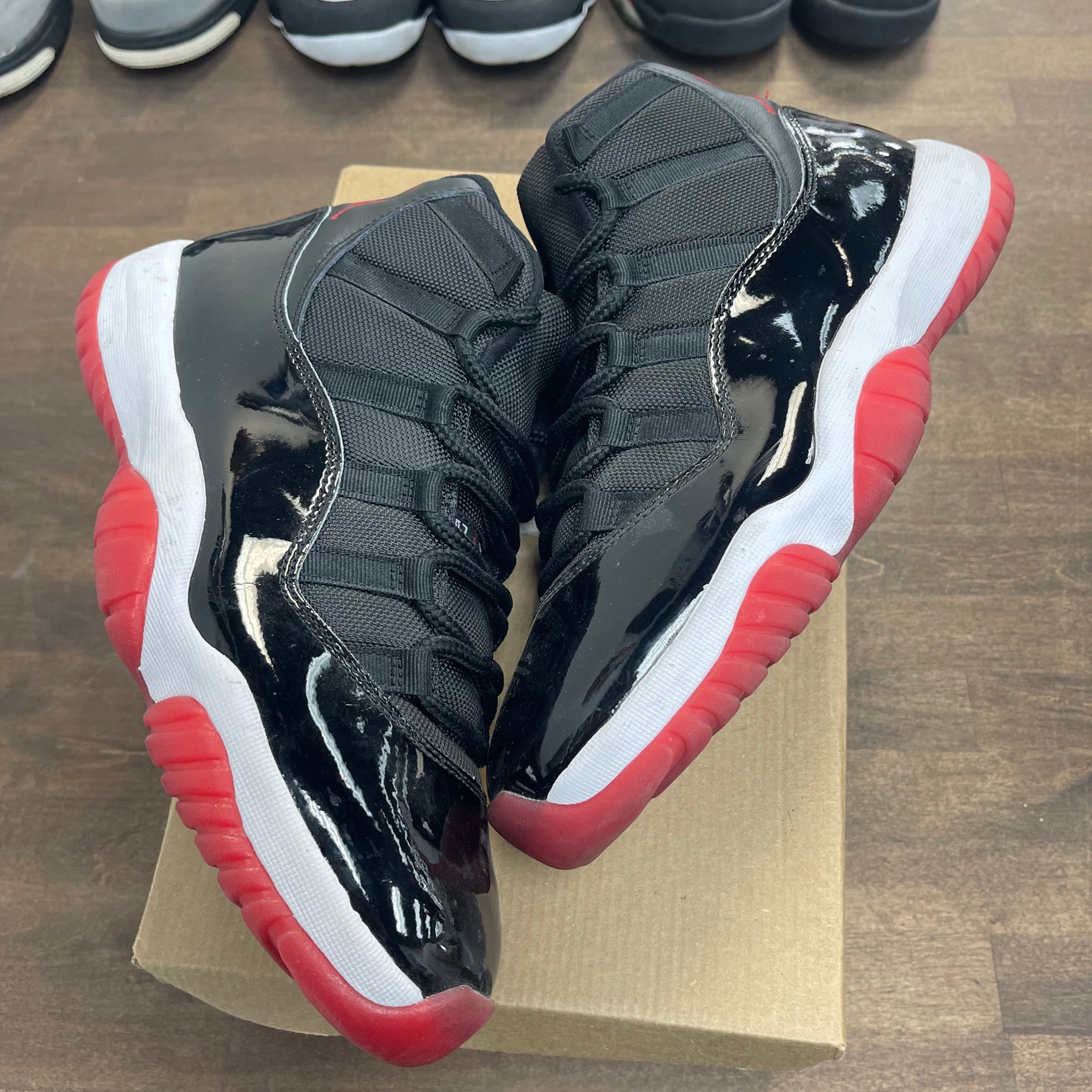 Bred Jordan 11 (2019) (USED,No Box)
