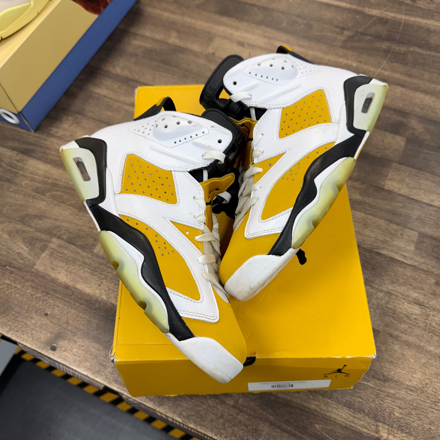Yellow Ochre Jordan 6 (USED)