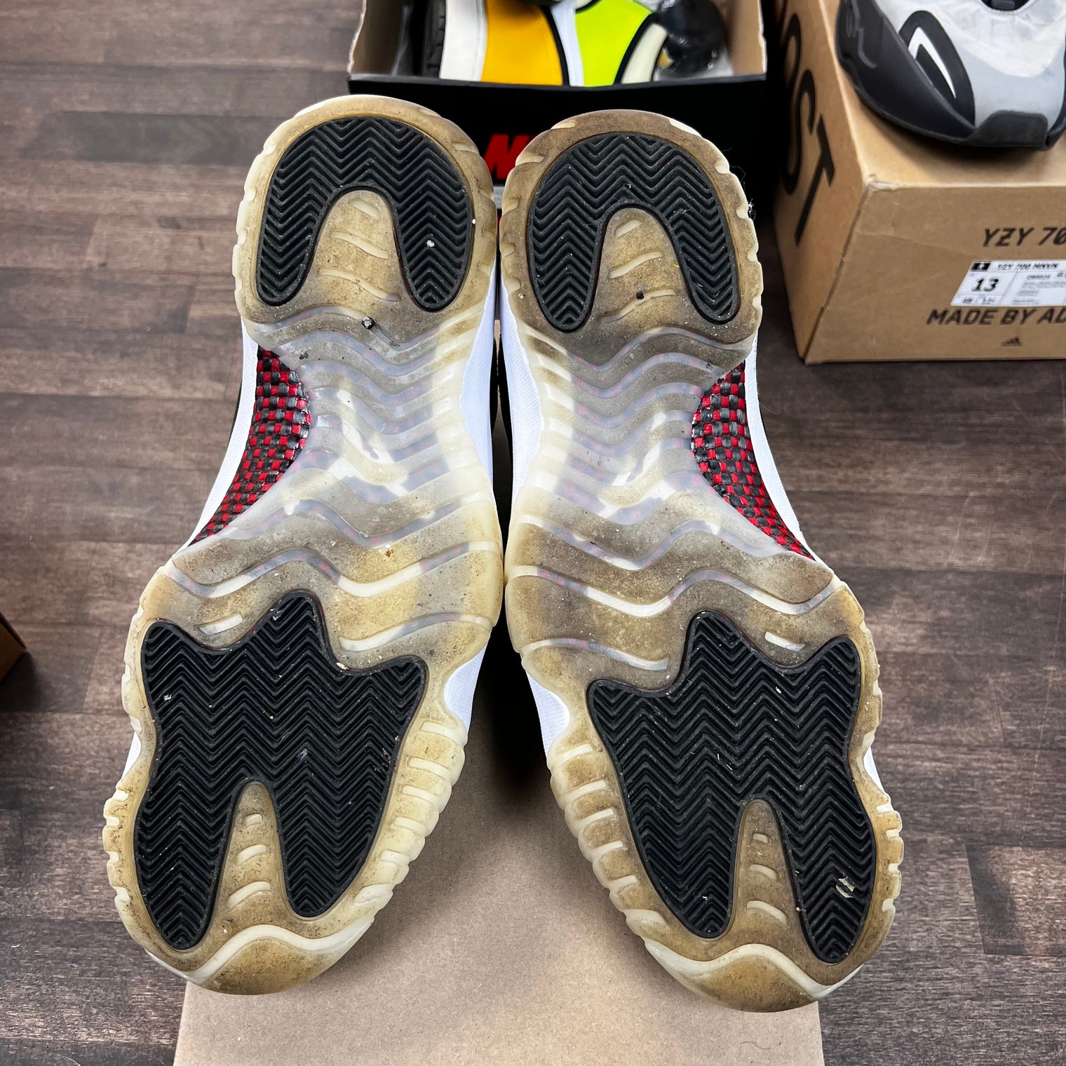 72-10 Jordan 11 Low (USED, No Box)