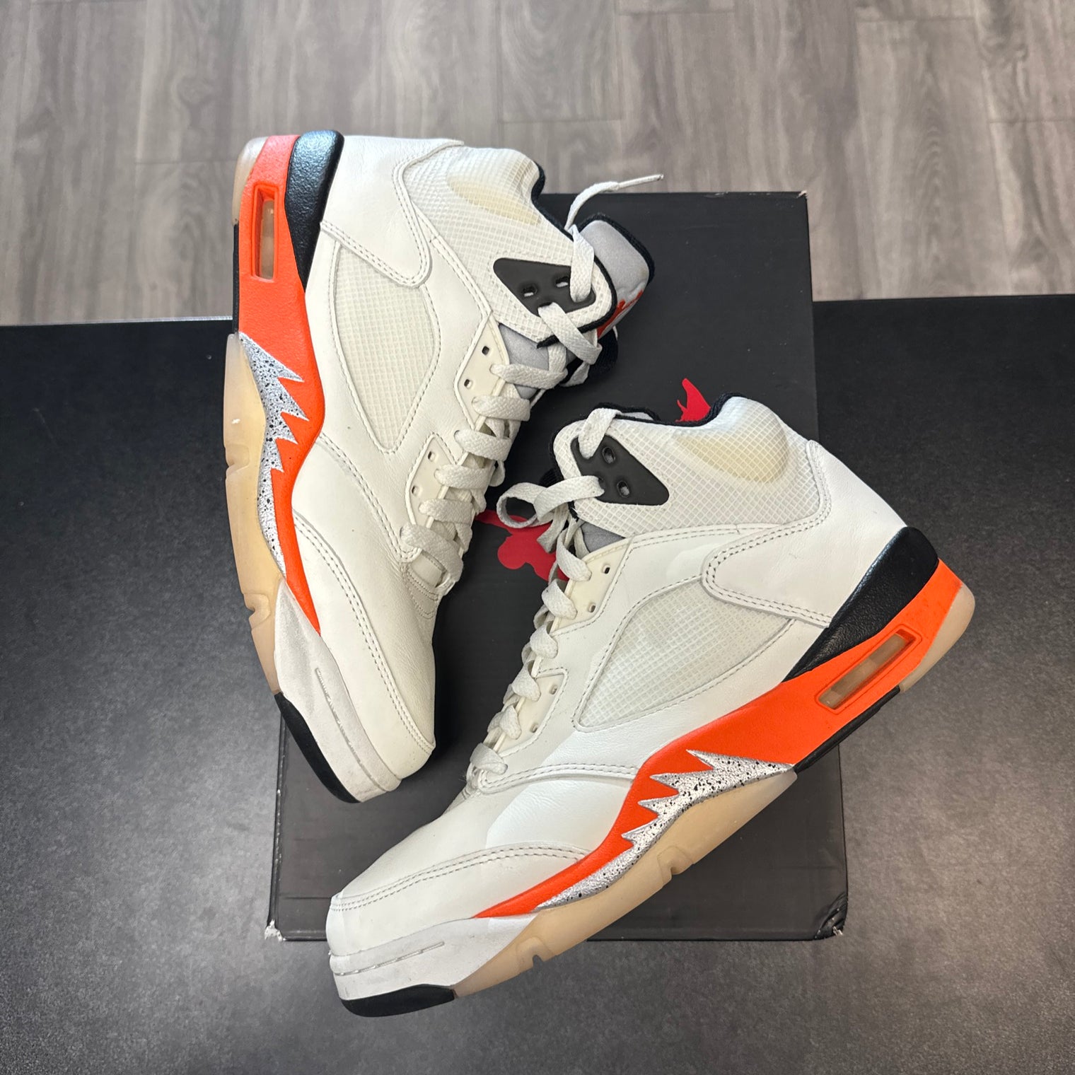 Shattered Backboard Jordan 5 (USED)