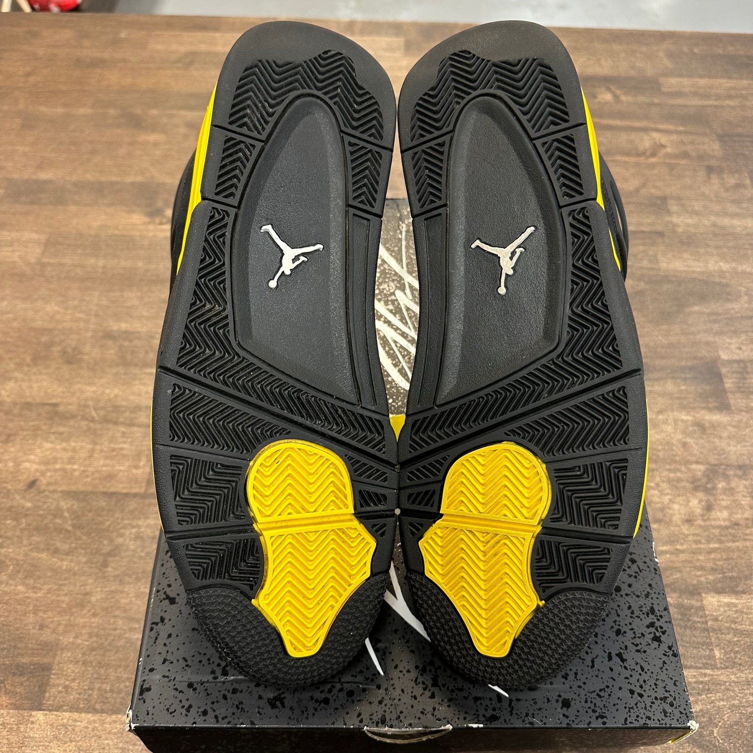 Yellow Thunder Jordan 4 (USED)