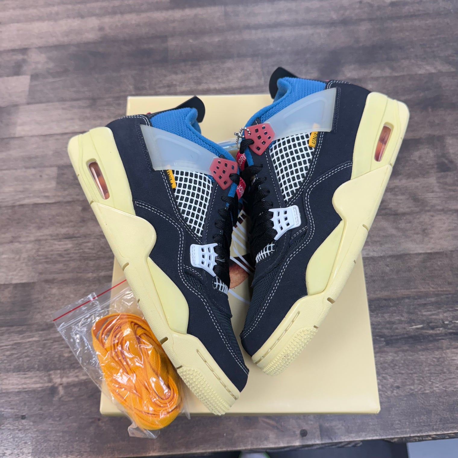 Off Noir Union LA Jordan 4 SP (Lightly Worn)