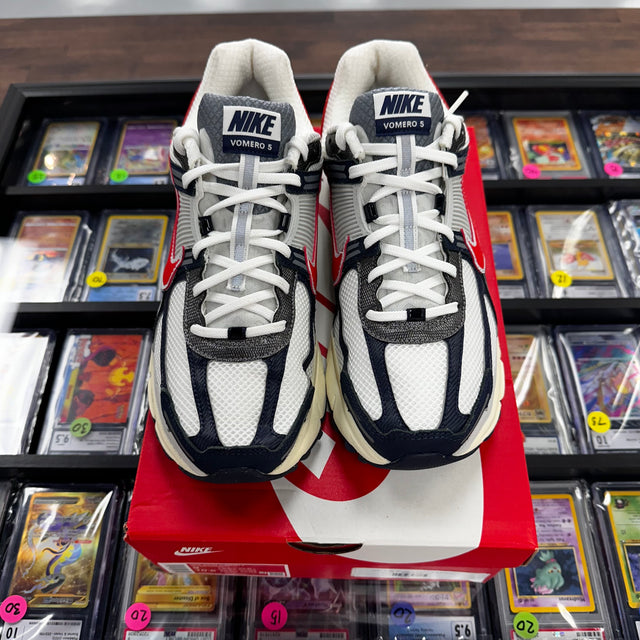 USA Nike Zoom Vomero 5 (USED)
