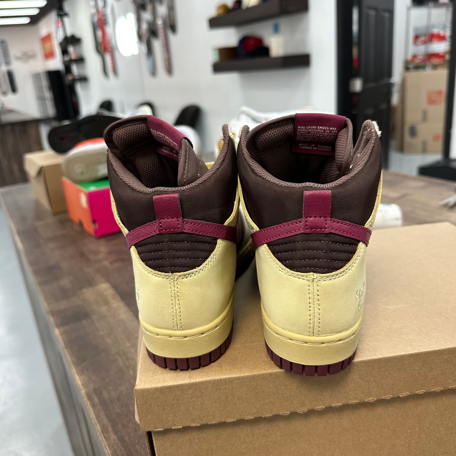 Valentines Day Dunk High 1985 (W) (USED, No Box)