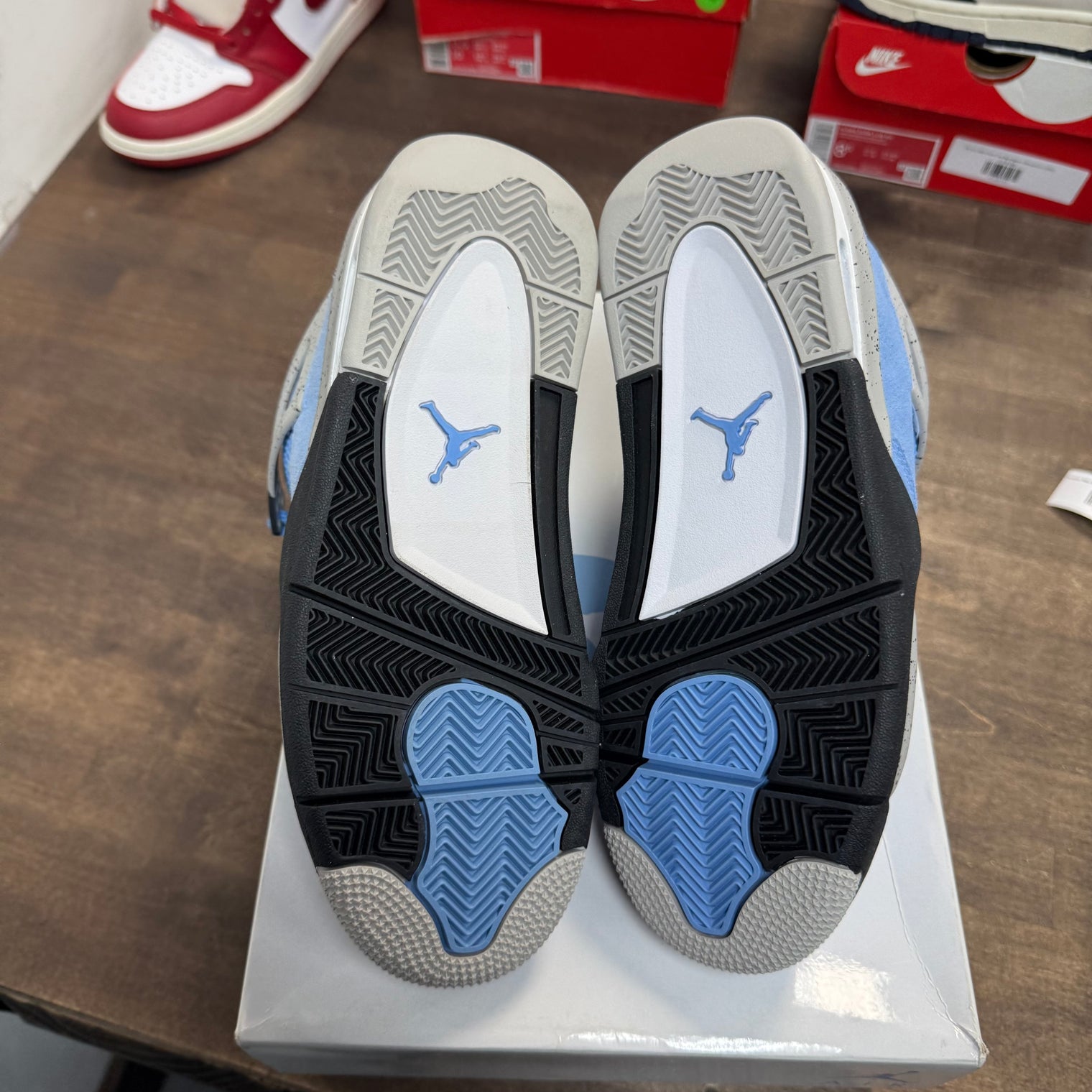 UNC University Blue Jordan 4 Retro (Lightly Worn)