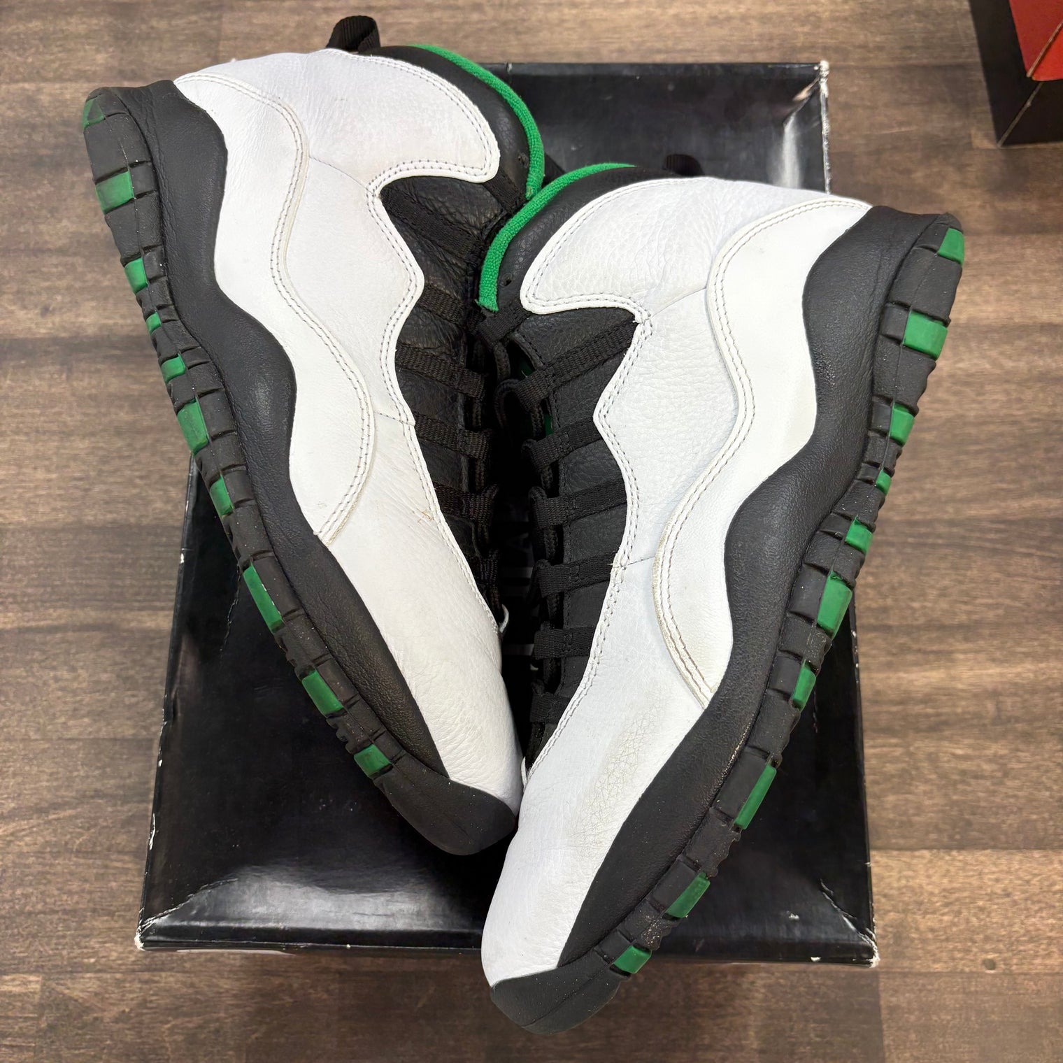 Seattle Jordan 10 Retro (USED)