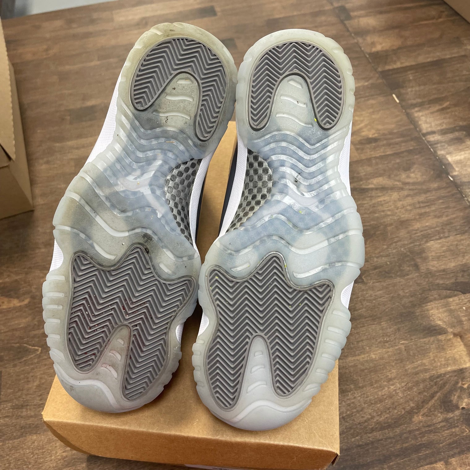 Cool Grey Jordan 11 (USED, No Box)