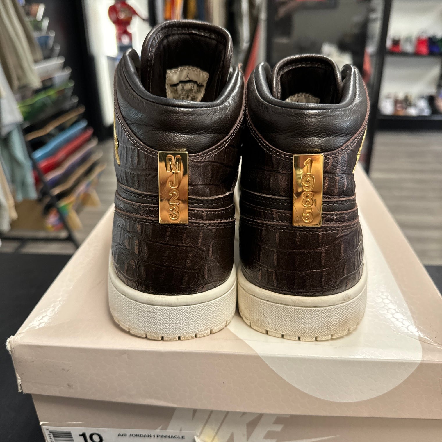 Pinnacle Baroque Brown Jordan 1 High (USED)
