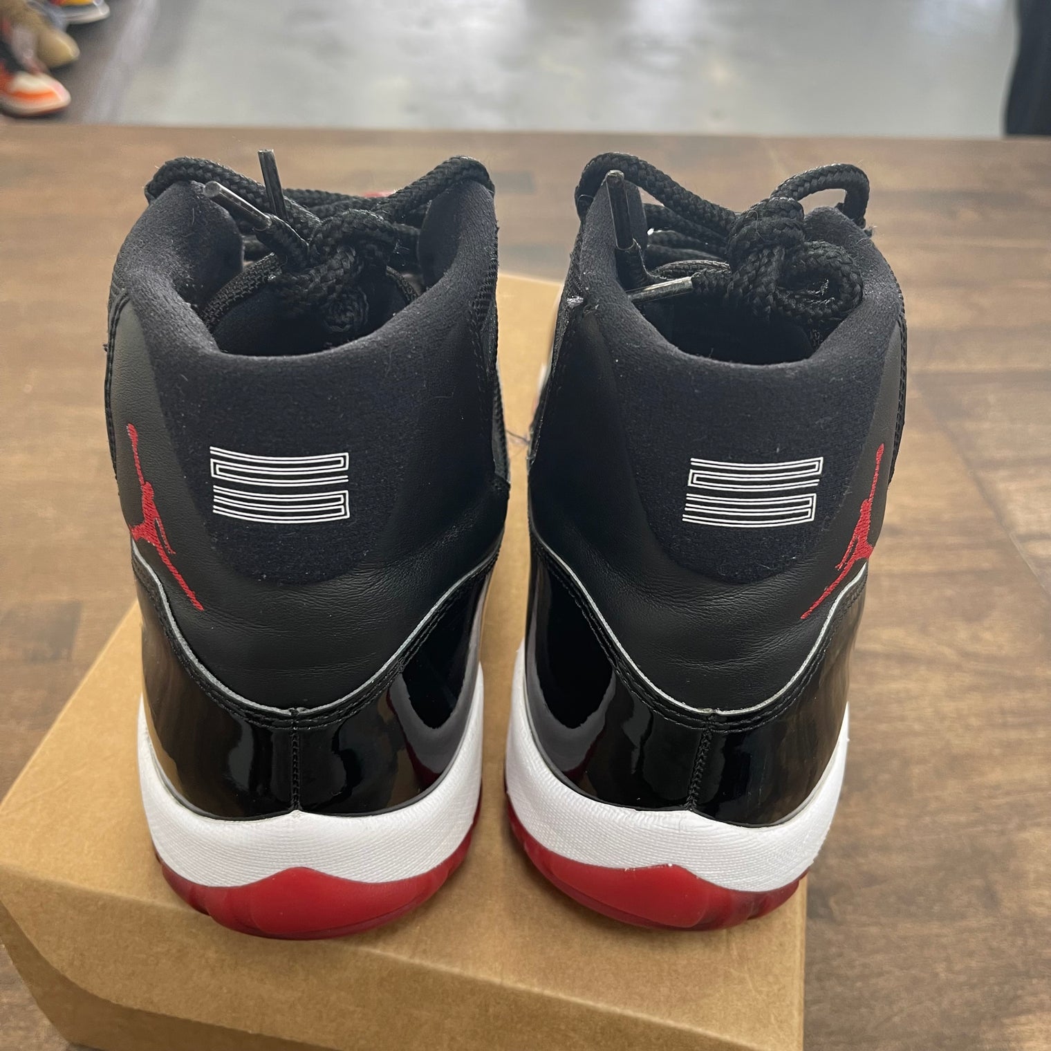 Bred Jordan 11 (2019) (USED,No Box)