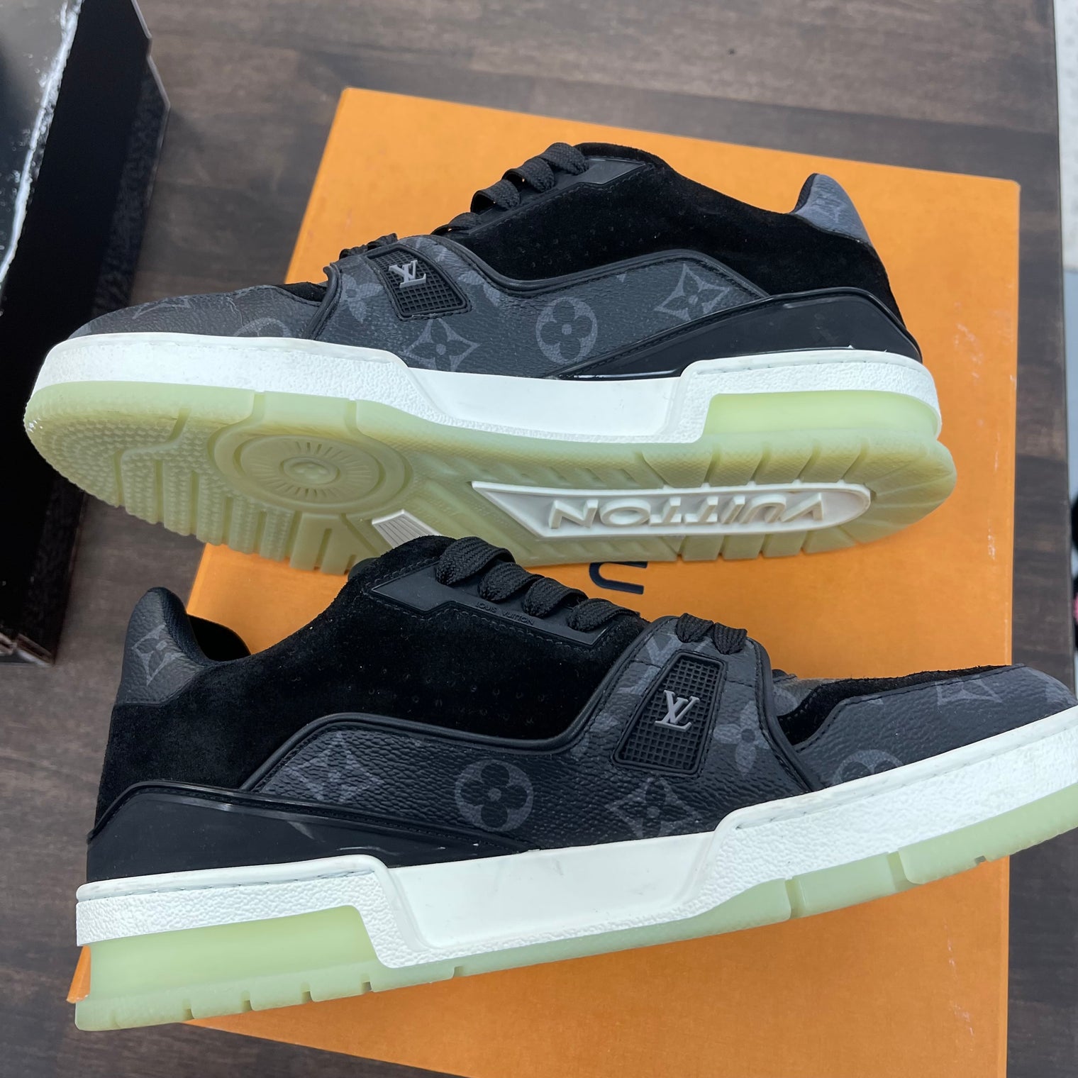 LV Trainer Black (USED) (LV Size 6)