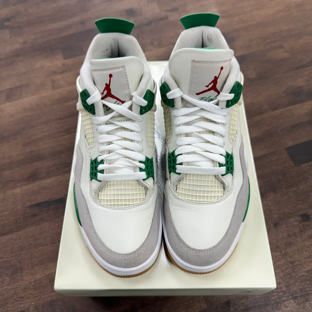 Pine Green SB Jordan 4 Retro (USED)