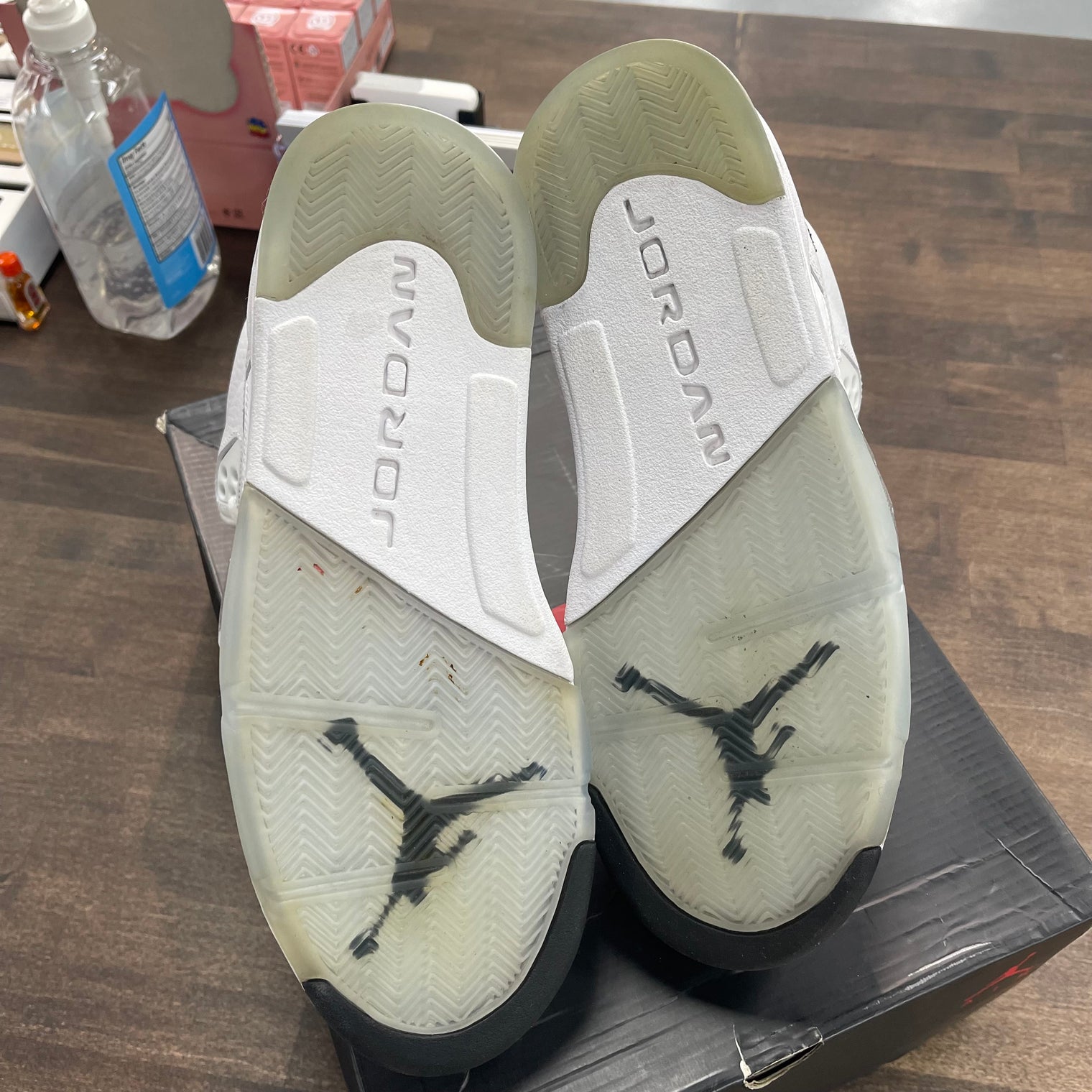 White Metallic Jordan 5 (USED)