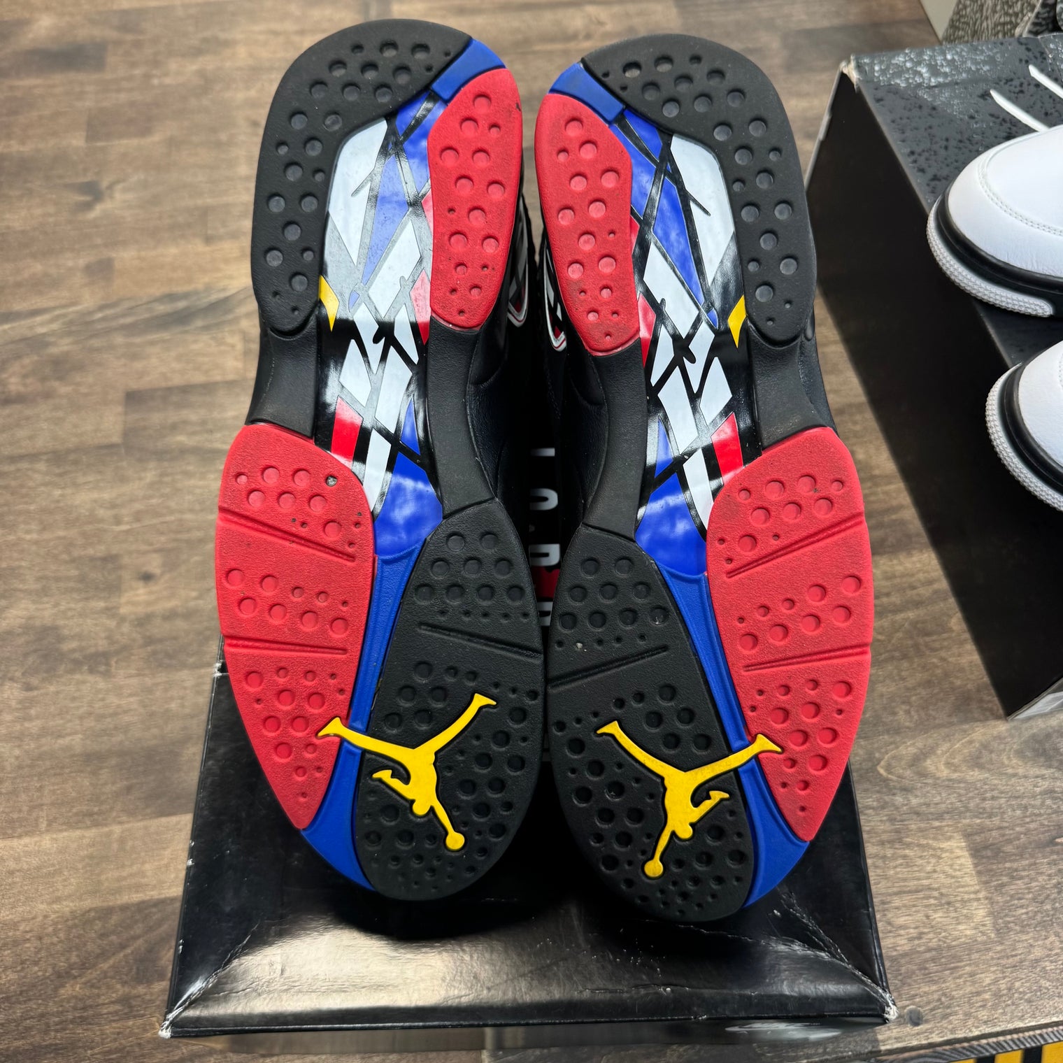 Playoff Jordan 8 Retro (USED)