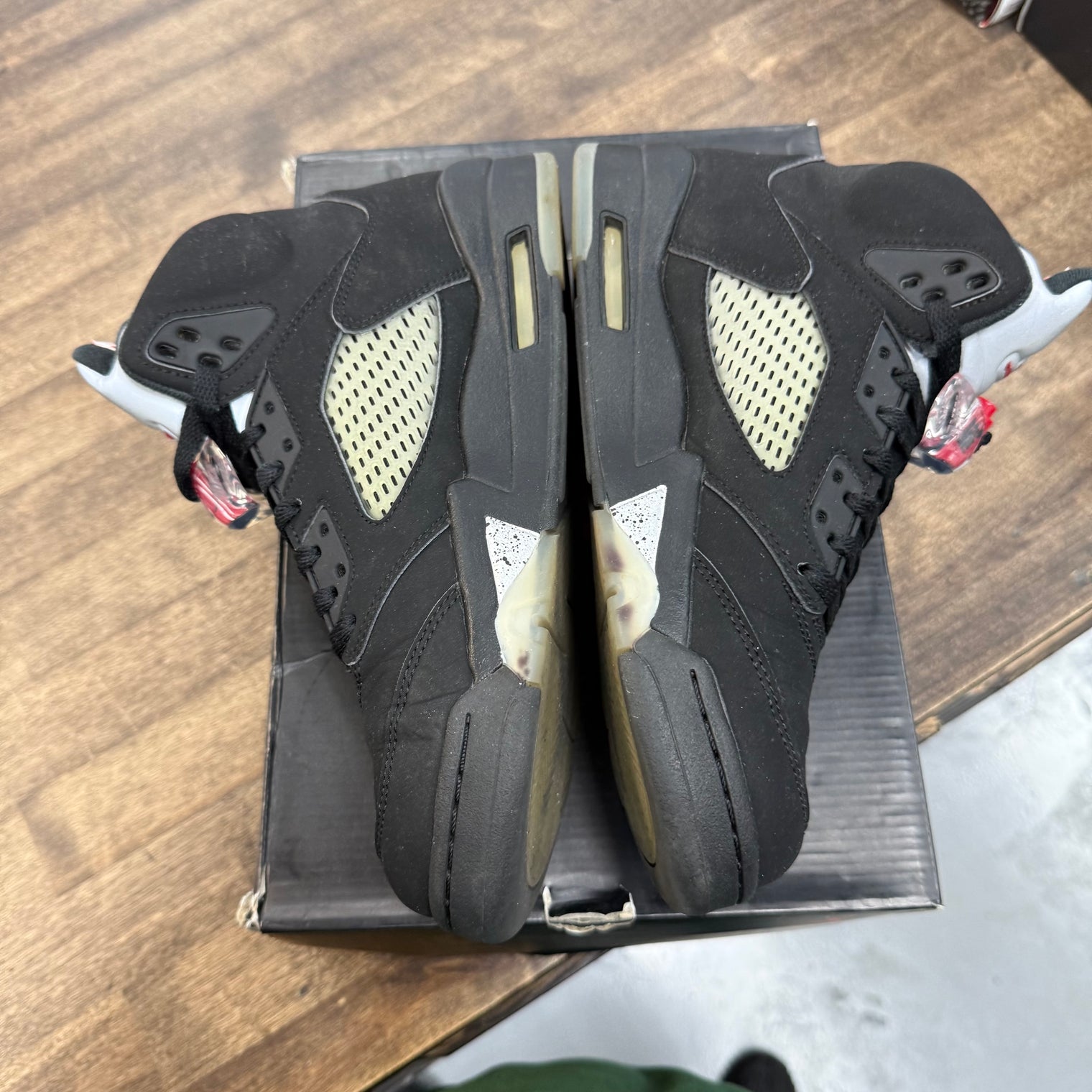 Black Metallic Jordan 5 Retro (2016) (USED)