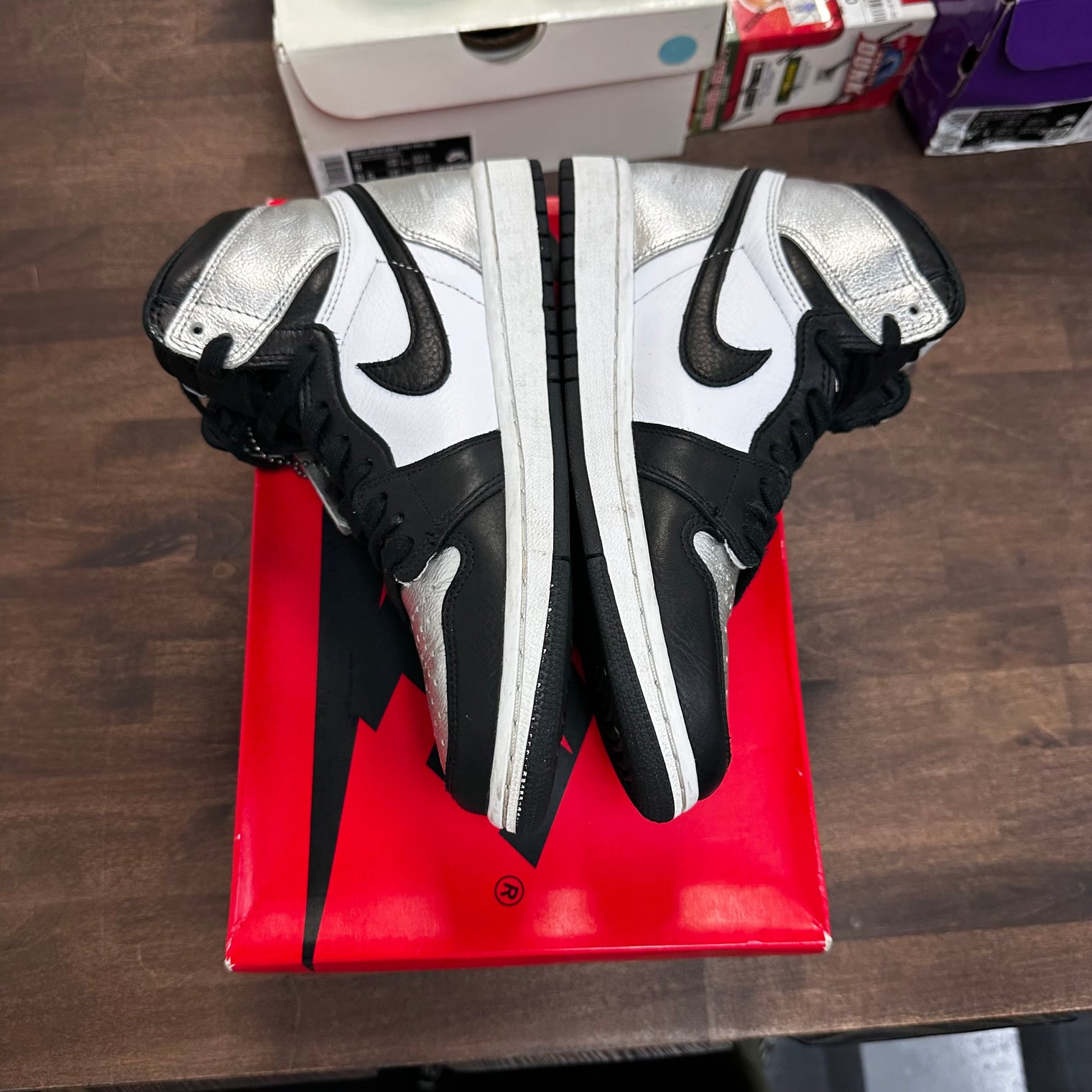 (W) Silver Toe Jordan 1 High (USED)