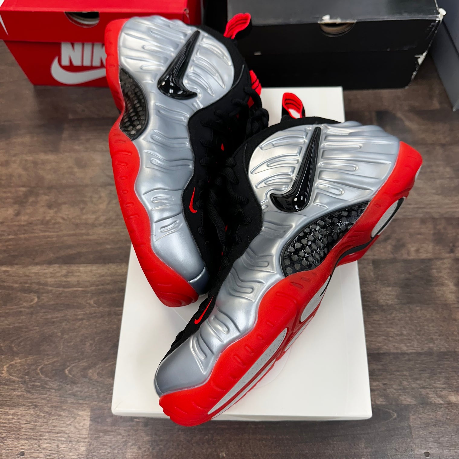 Bright Crimson Foamposite Pro (USED, Replacement Box)