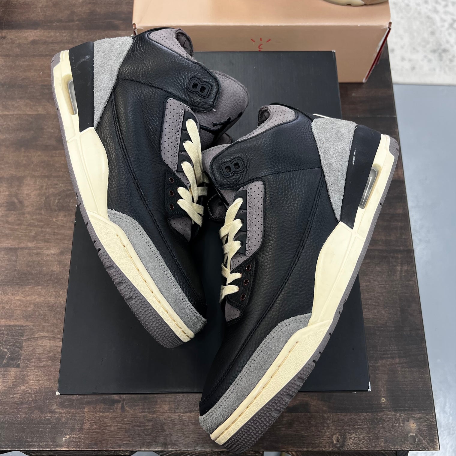 A Ma Maniere While Your Sleeping Jordan 3 (W) (USED)