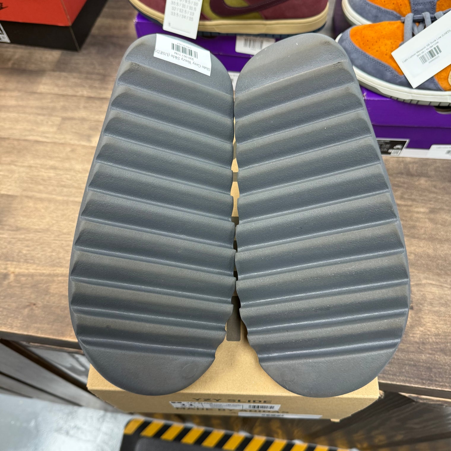 Slate Grey Yeezy Slide (USED)