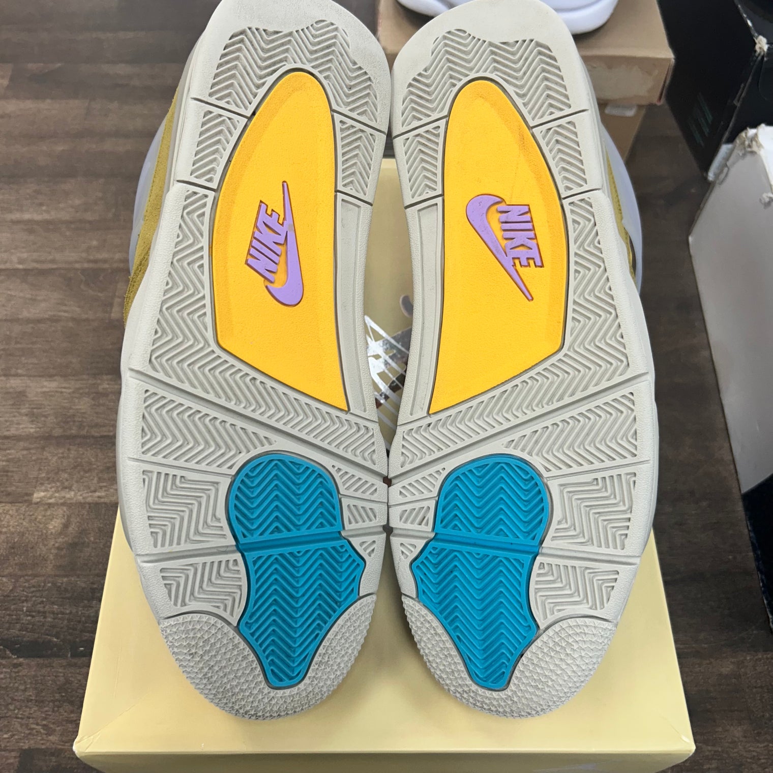 Union LA Moss Jordan 4 (USED)