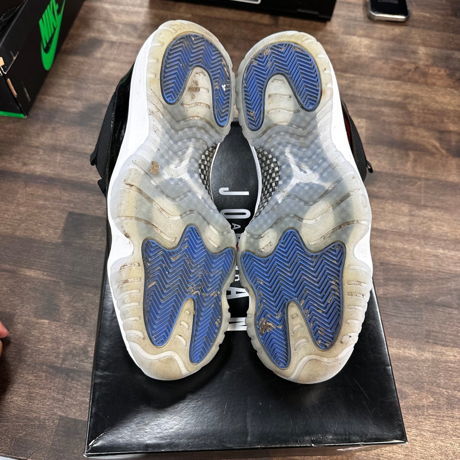 Space Jam Jordan 11 Low (USED)