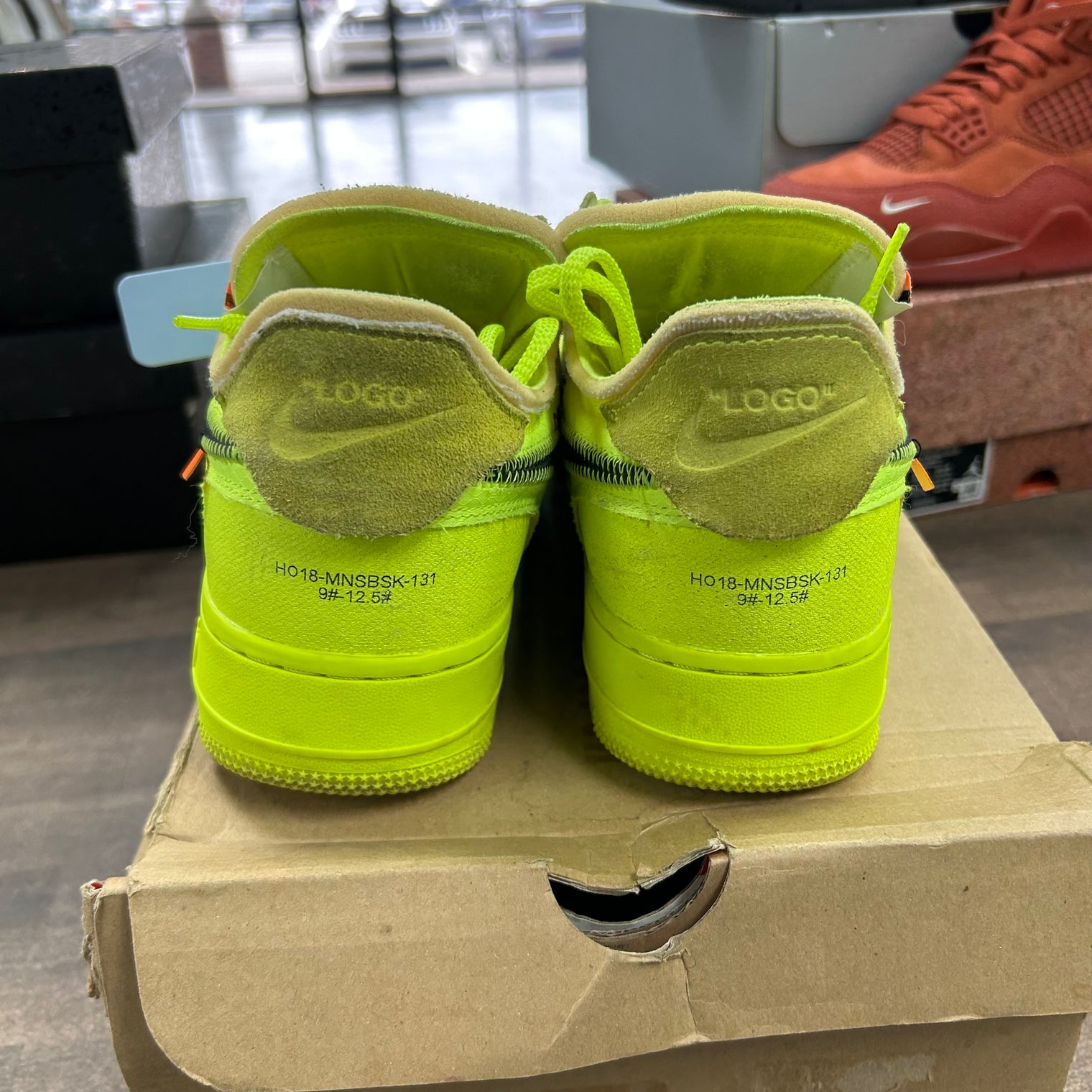 Volt Off-White Nike Air Force 1 Low (USED)