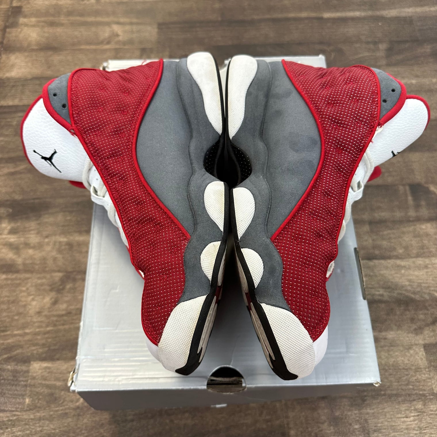 Flint Red Jordan 13 (USED)