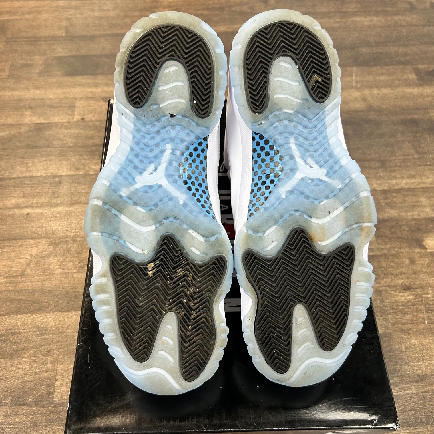 Legend Blue Jordan 11 (2024) (USED)