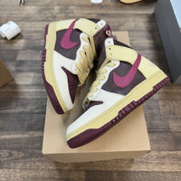 Valentines Day Dunk High 1985 (W) (USED, No Box)