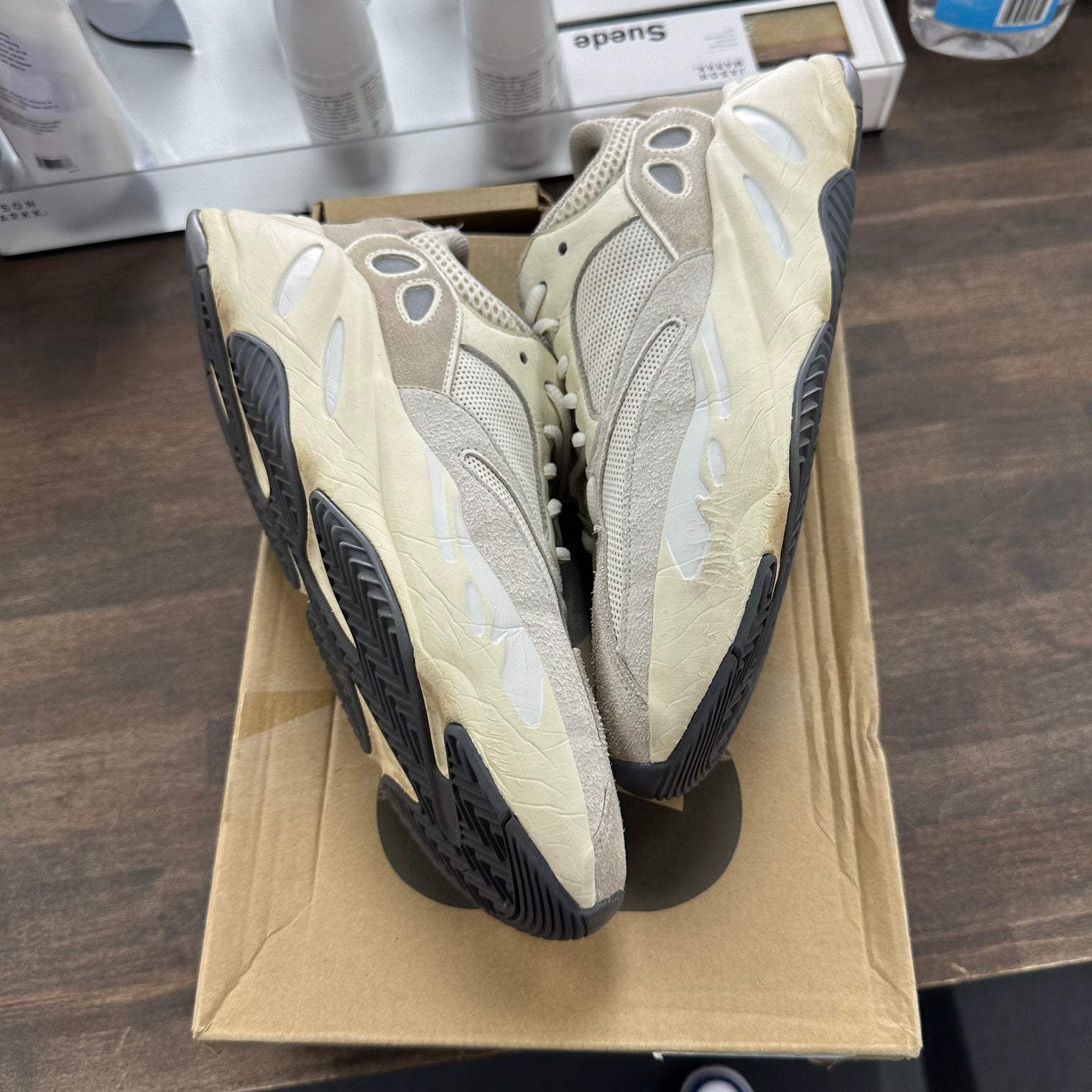 Analog Yeezy 700 (USED,No Box)