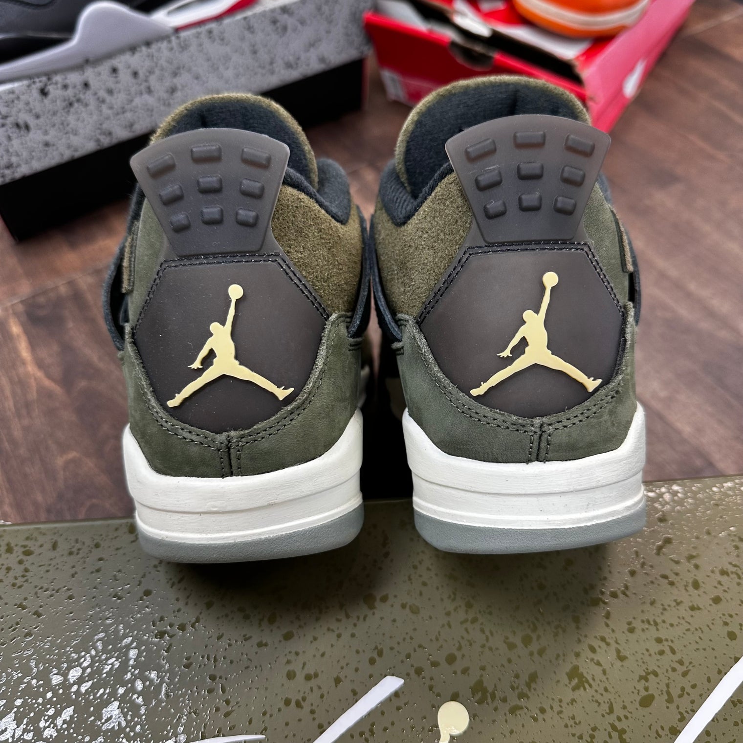 Craft Olive Jordan 4 (USED)
