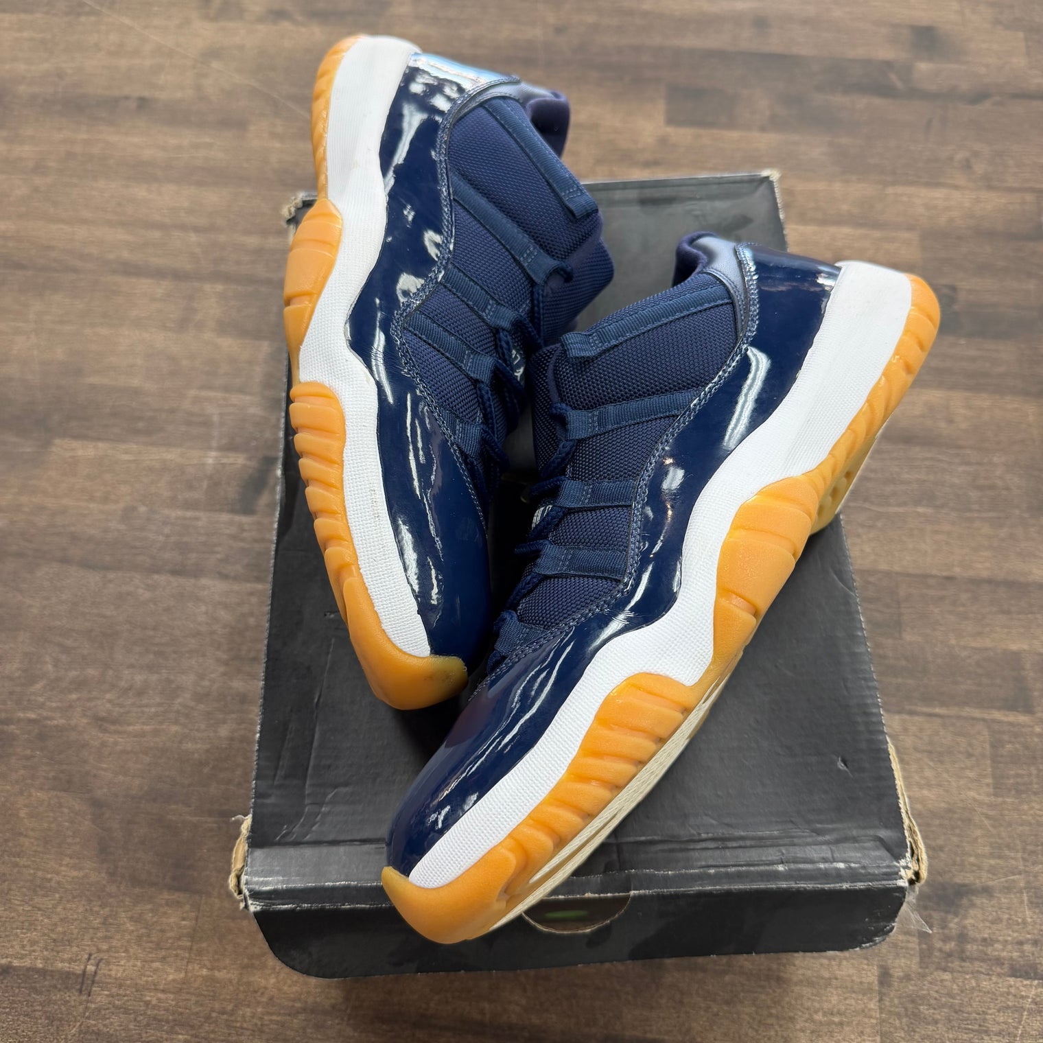 Jordan 11 Retro Low Midnight Navy (USED, Replacement Box)
