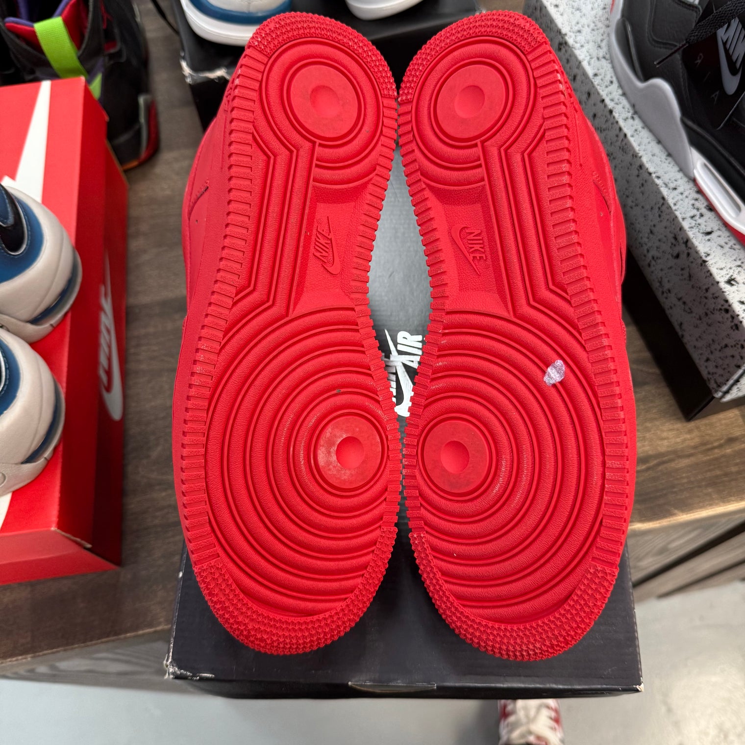 Triple Red Air Force 1 07 (USED)