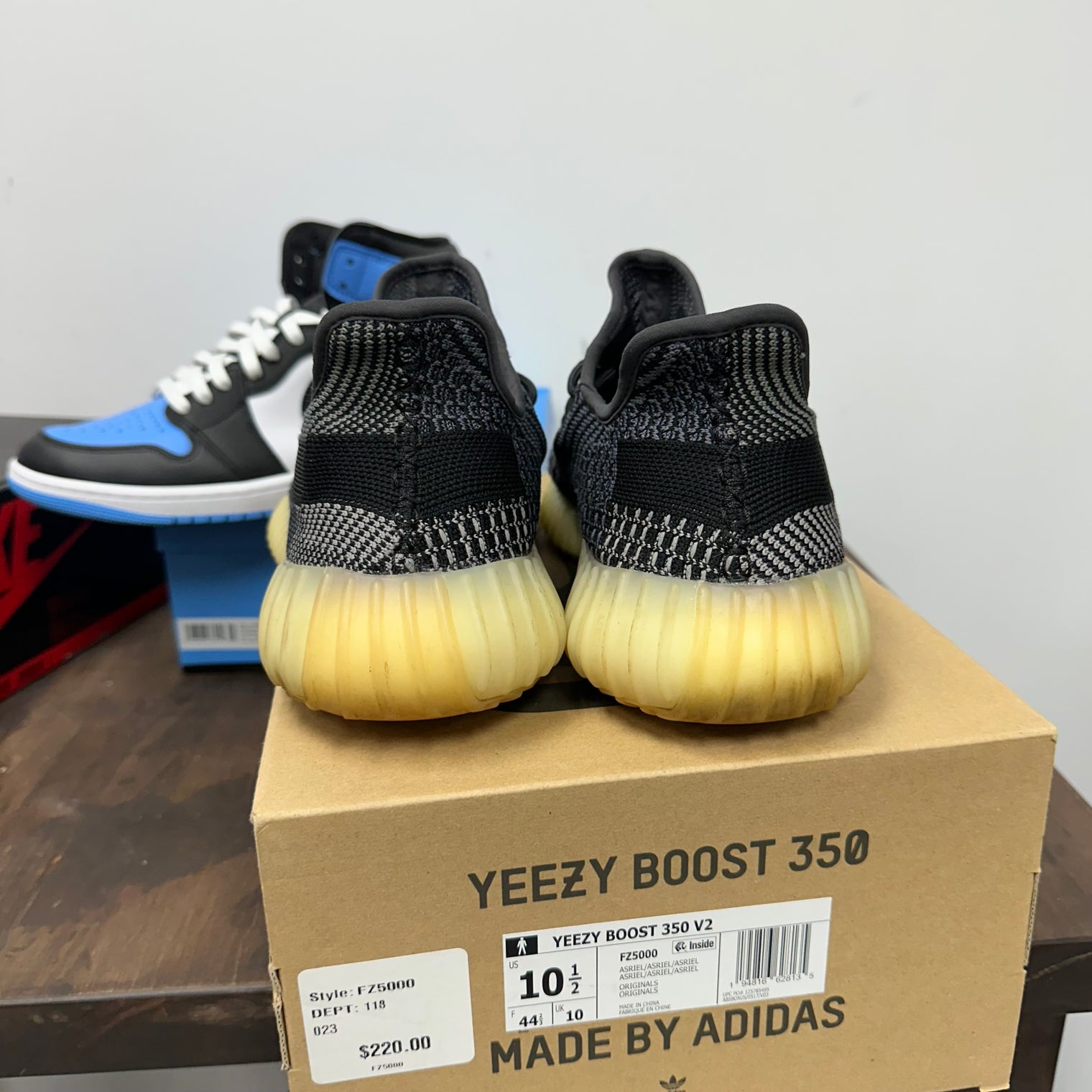 Carbon Yeezy 350 (USED)